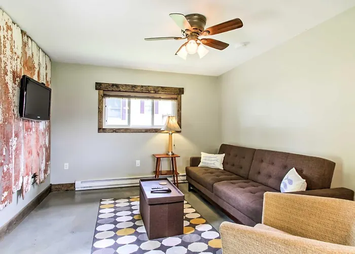 Lake Pepin Cottage W/ Patio - Walk To The Marina!