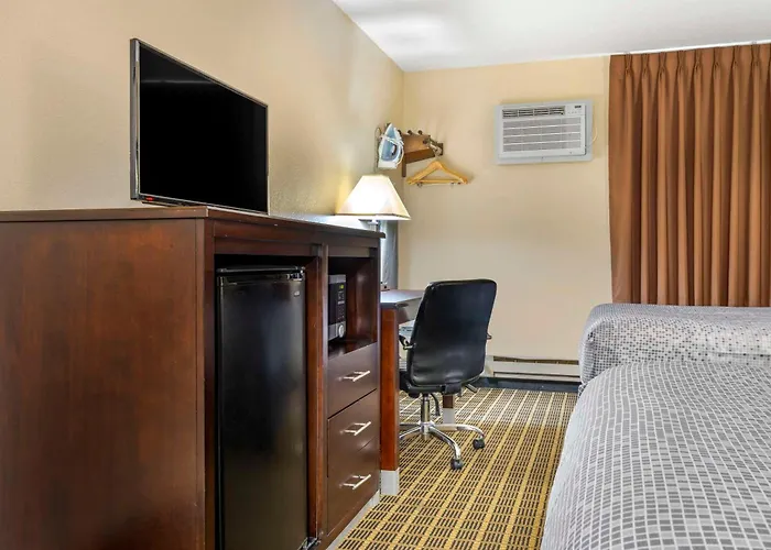 Econo Lodge La Crosse North
