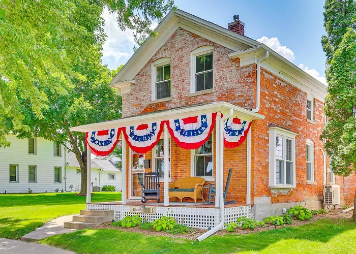 Historic Wabasha Home W/ Patio In Downtown!